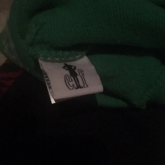 Kids Winter Hats (Qty. 2)/6 pairs of socks - Picture 5 of 8